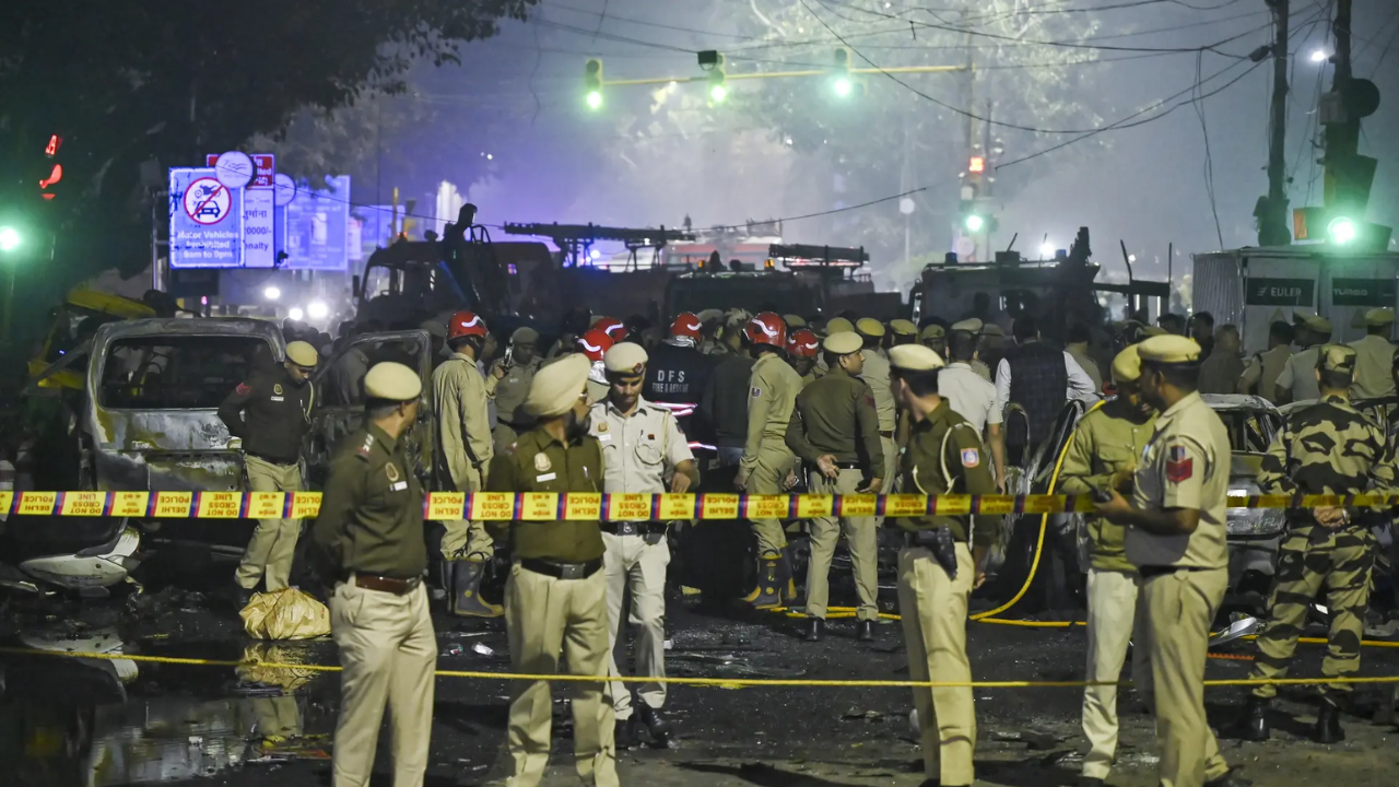 Blast carried out in panic after associate's arrest, suspect sleuths