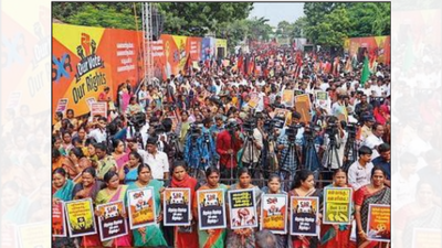 Wondering why Tamil Nadu and West Benagl are opposing SIR, court seeks EC view on plea for stay