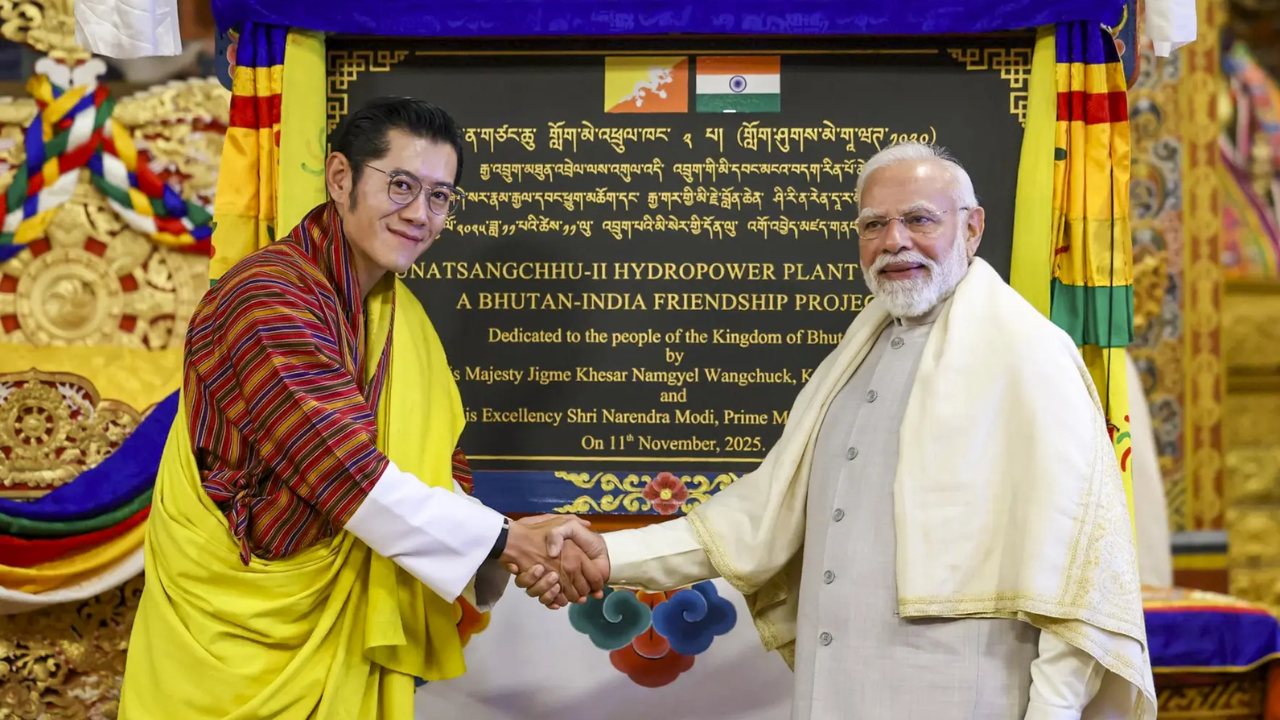 India offers Bhutan Rs 4,000 crore line of credit for hydel units