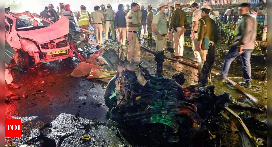 Red Fort blast: Forensic team collects 40 sample including 2 cartridges, explosives; 2nd more potent