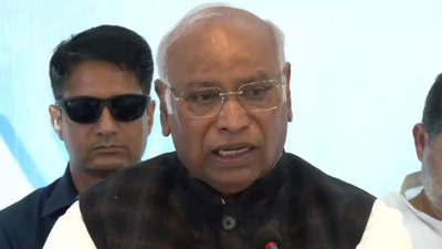  Kharge slams agencies, BJP over Delhi car blast; demands swift probe