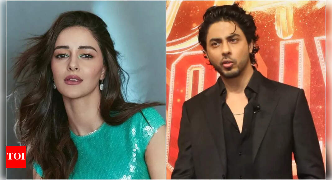 Ananya Panday asks Aryan Khan 'TO SMILE' wishing ‘The Ba***ds of Bollywood’s director on his 28th birthday