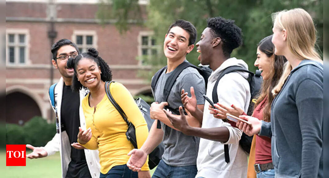 समझाया: कनाडा की नई आप्रवासन योजना देश में रहने वाले छात्रों और कुशल श्रमिकों को पीआर हासिल करने में कैसे मदद करती है