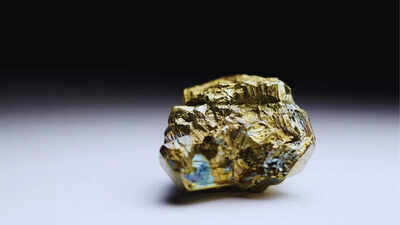  5 astrological benefits of wearing pyrite