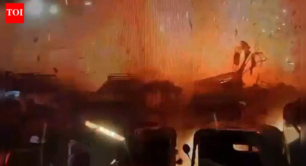 Delhi blast caught on cam: New video emerges of exact moment when car ...