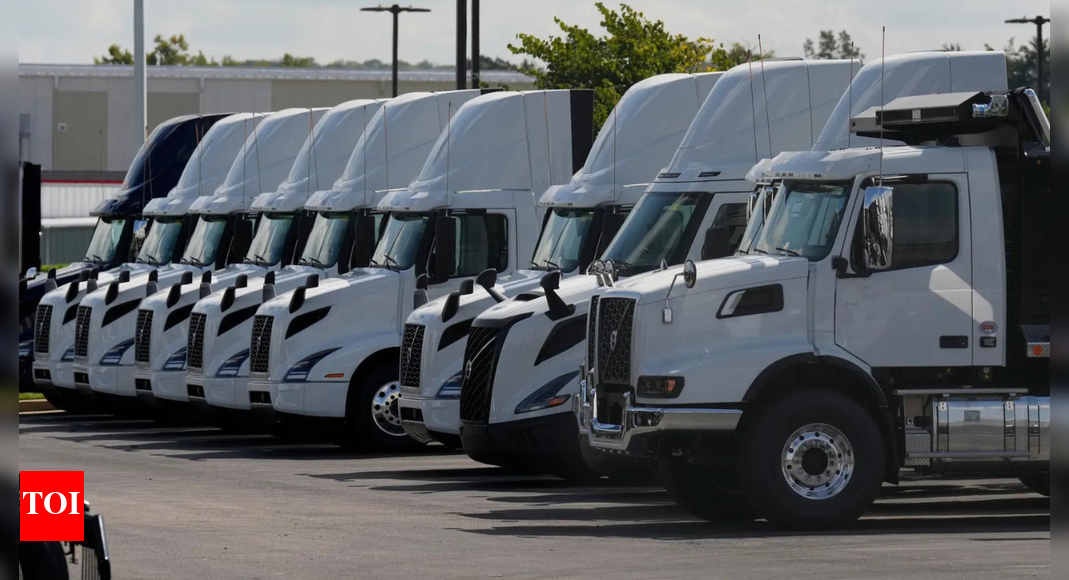 <div>California revokes 17,000 commercial driver's licenses for immigrants</div>