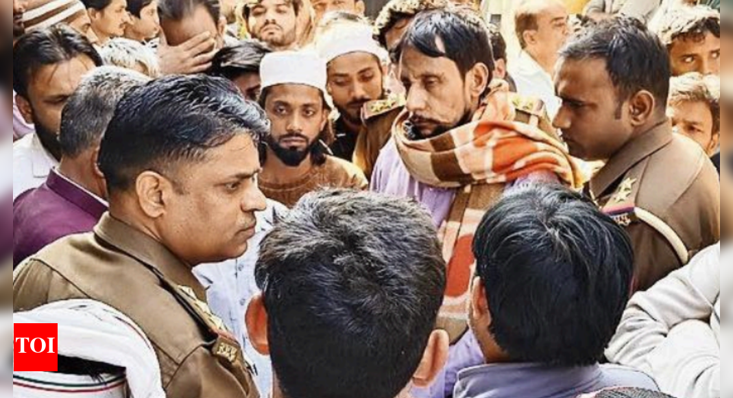 Red Fort blast: Victim’s wife stops funeral in Meerut, takes body back to Delhi after 5-hour standoff