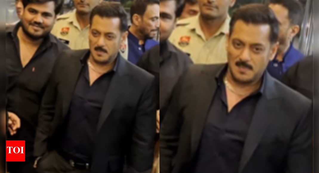Salman Khan dons an all black suit; Superstar stops to click selfies with fans; wins hearts online