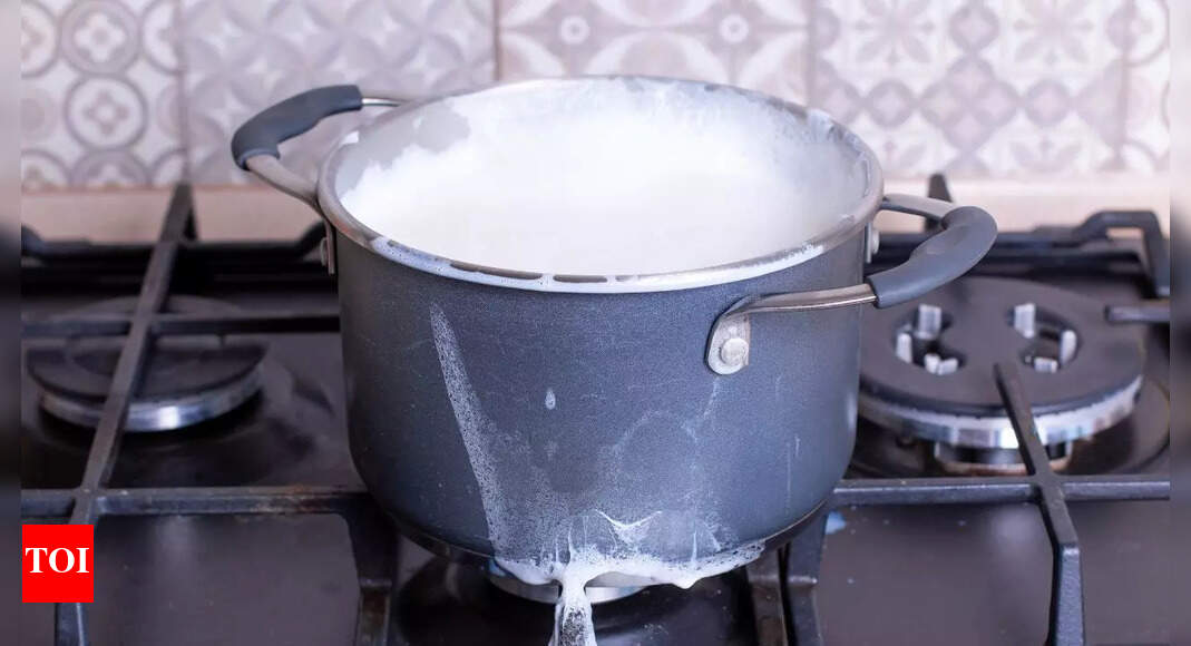 STOP boiling milk wrong: This one trick prevents every spill | – The Times of India