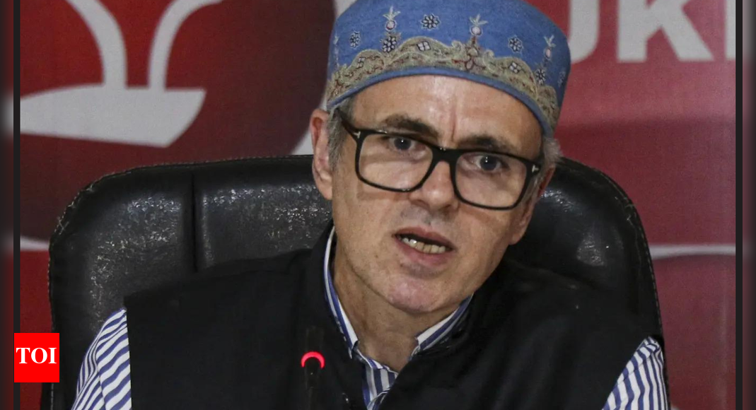 <div>'Not every Kashmiri is a terrorist': J&K CM reacts to Delhi car blast probe; condemns explosion</div>