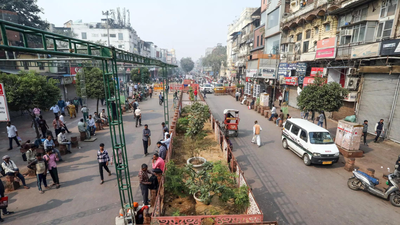  Footfall drops drastically in Sadar, Chandni Chowk;  buyers move online