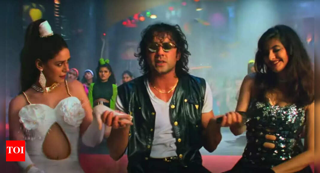 Mona Singh reveals she asked Shah Rukh Khan to leave the set during Duniya Haseeno Ka Mela sequence: 'Sir, you cannot be here!'