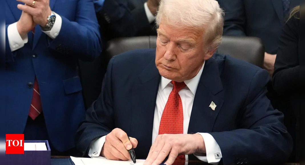 US swings from govt shutdown to opening Epstein files