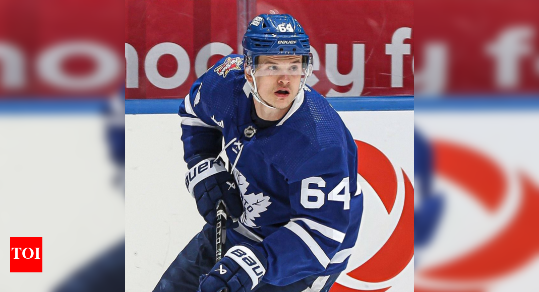 NHL Insider claims Maple Leafs to place David Kampf on waivers as contract termination looms