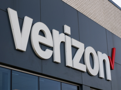 Verizon layoffs: Largest telecom company in America may cut thousands of jobs as new CEO Dan Schulman takes over; here's what he said
