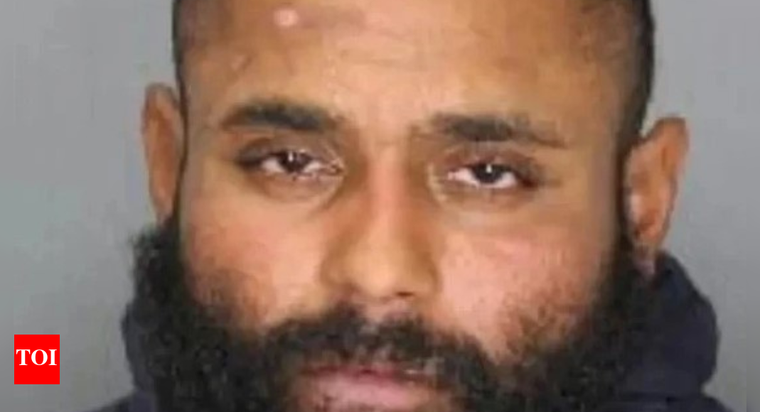 Man breaks into 3 houses in Ontario, exposes himself, assaults women