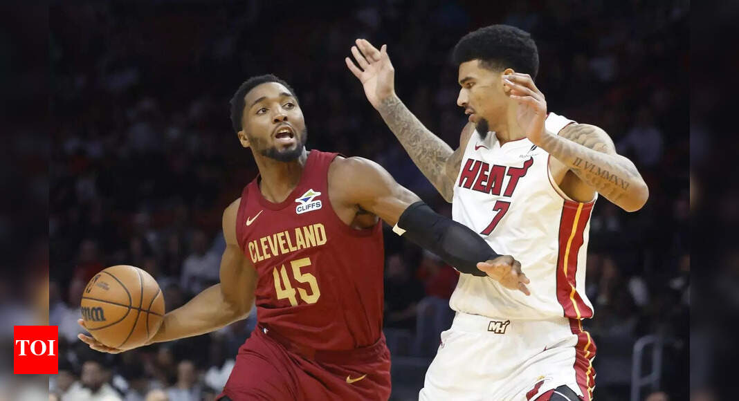 Is Donovan Mitchell playing tonight vs the Toronto Raptors? Latest update on the Cleveland Cavaliers star's injury report (November 13, 2025)