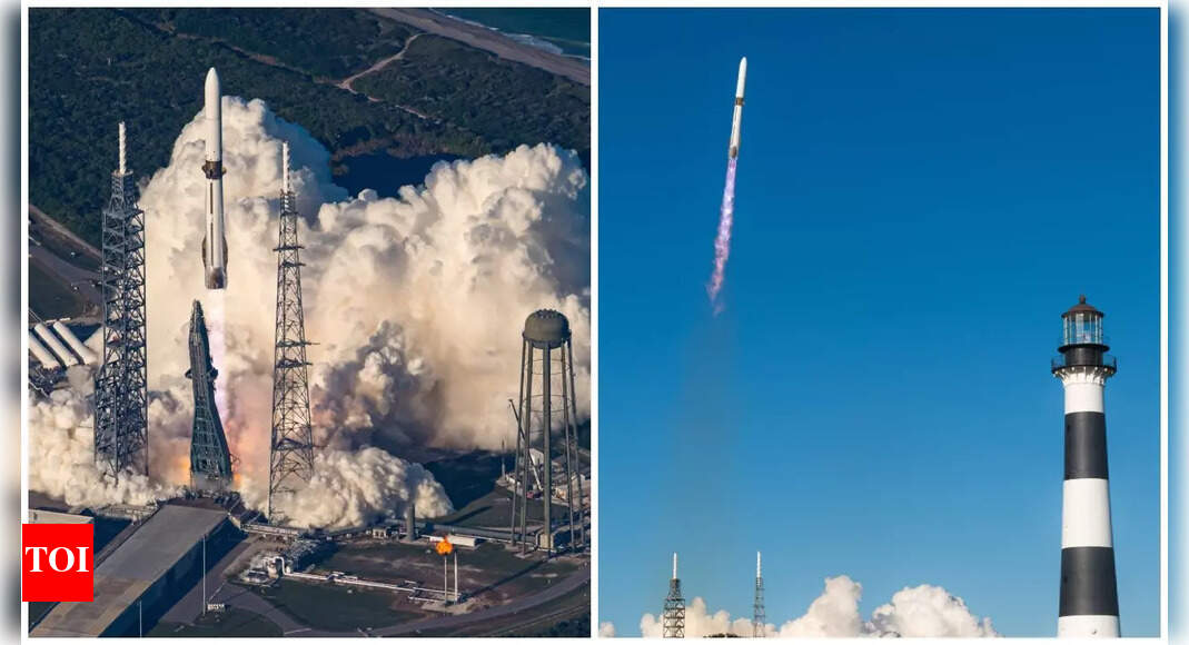 <div>Jeff Bezos's Blue Origin sends Nasa's satellites to Mars, lands first booster</div>