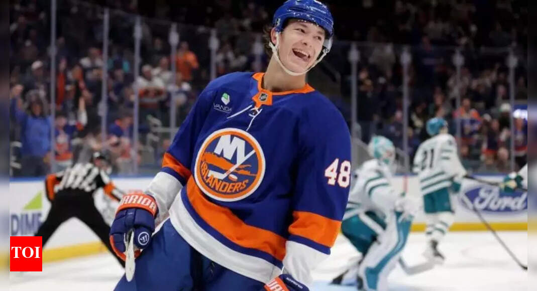 Islanders sensation Matthew Schaefer earns major respect from Stanley Cup legend after dominant early-season performance
