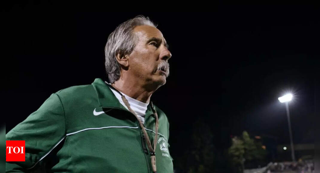 Who is John Beam? Netflix ‘Last Chance U’ star and former football coach shot on campus