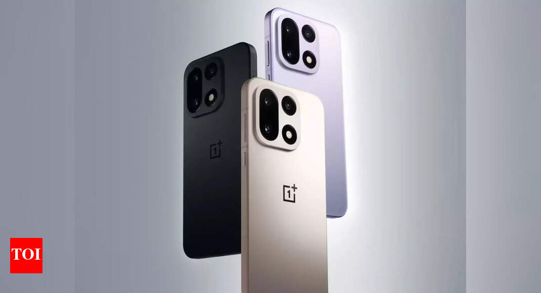 ​OnePlus 15 vs Apple iPhone 17: How the two flagship smartphones compare