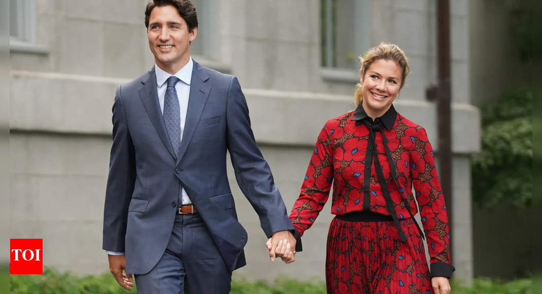 <div>'Not a single mom': Justin Trudeau's ex-wife hints that she's not bothered about Katy Perry; she listens to music not noise</div>