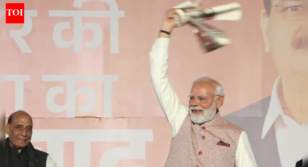'Gamcha' in the air: PM Modi leads celebrations after NDA secures ...