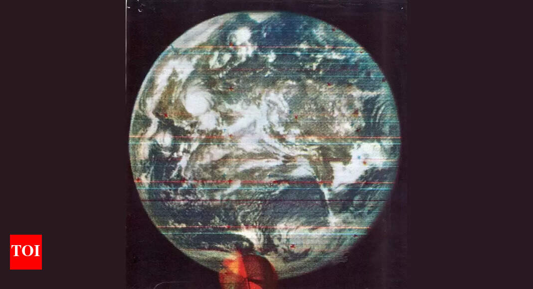 How was the first full-colour photograph of Earth captured by NASA