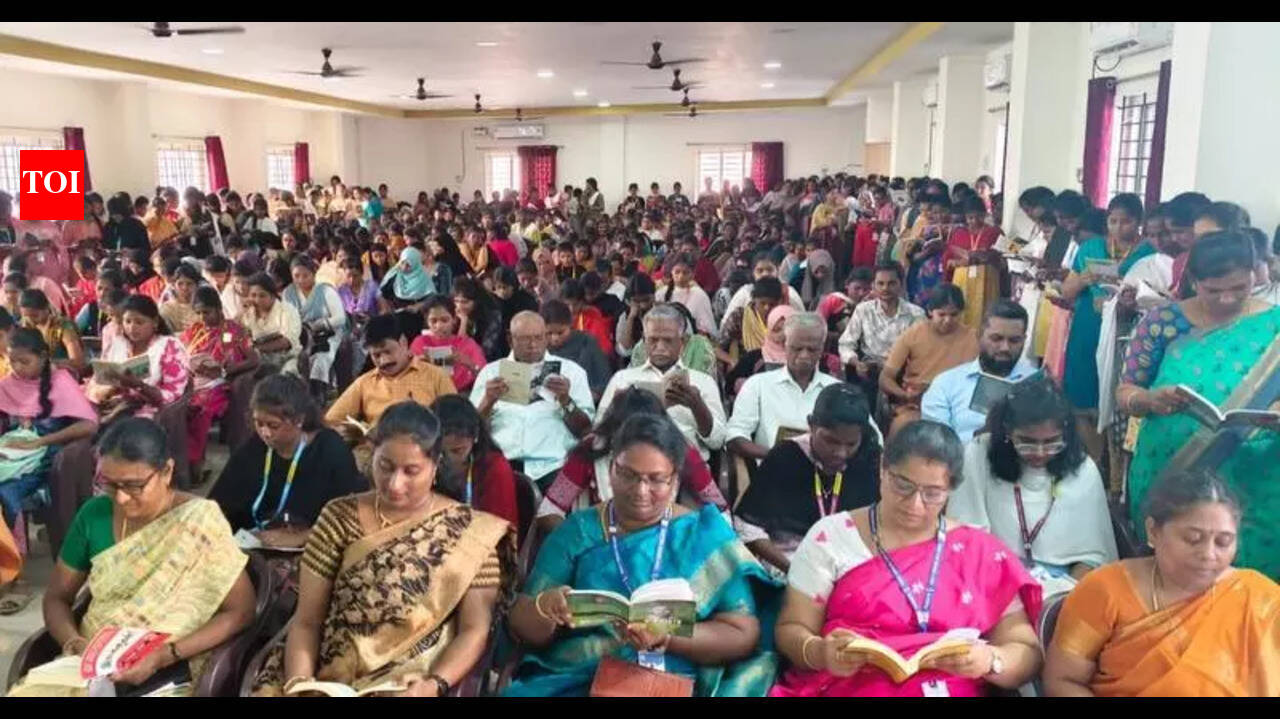 National Library Week celebrations kick off with reading marathon in Trichy  | Trichy News - The Times of India