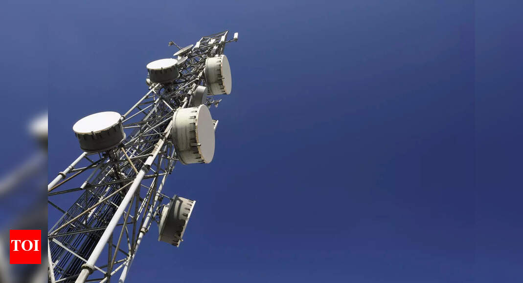 UK’s biggest mobile companies face multi-billion-pound lawsuit, here’s why