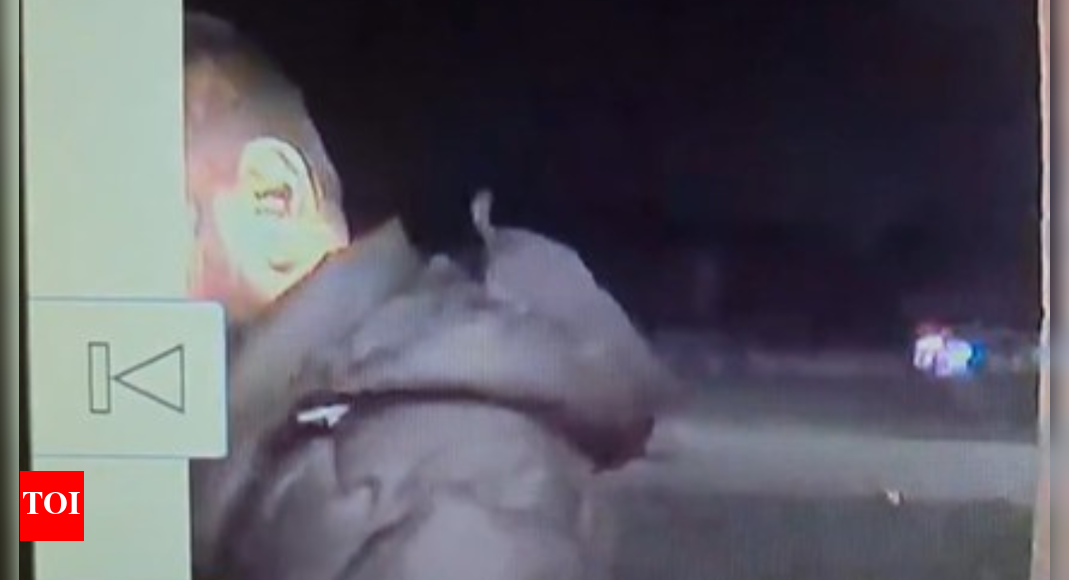 <div>Amazon delivery driver barges into British MP's house; cops say 'we can't do anything'</div>