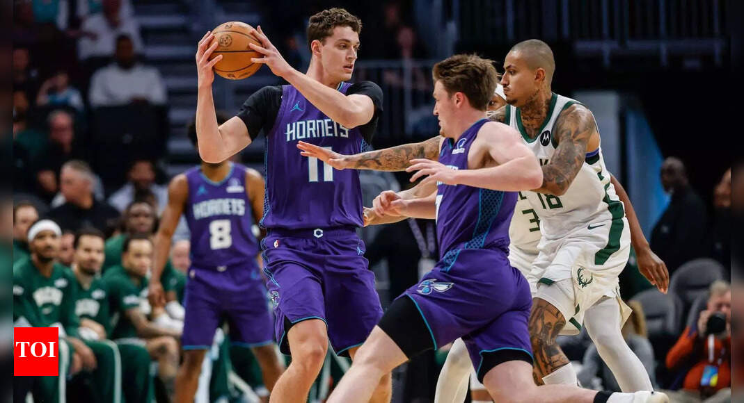 Milwaukee Bucks vs Charlotte Hornets regular season game: Full injury report, who's out, and more (November 14, 2025)