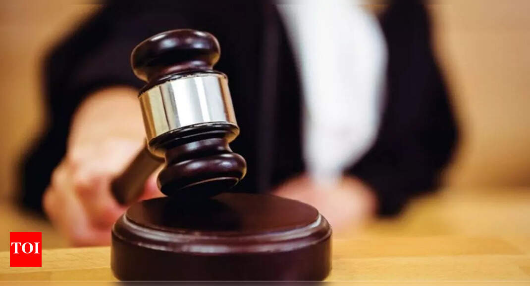 Beach structure targeted, says owner, moves HC