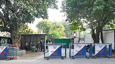  RJD, Congress offices plunge into gloom after landslide NDA win