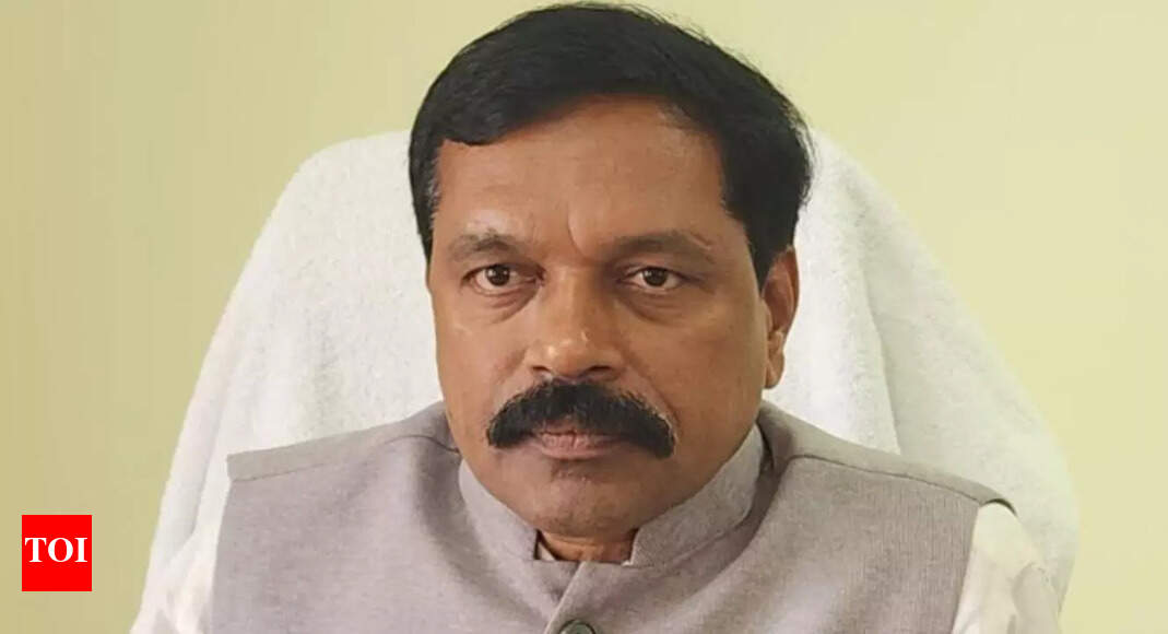 Veterinary council to crack whip against fake vets in AP: Chairman Dr Lakshamaih