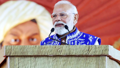  PM Modi rips into Rahul; slams anti-EC campaign