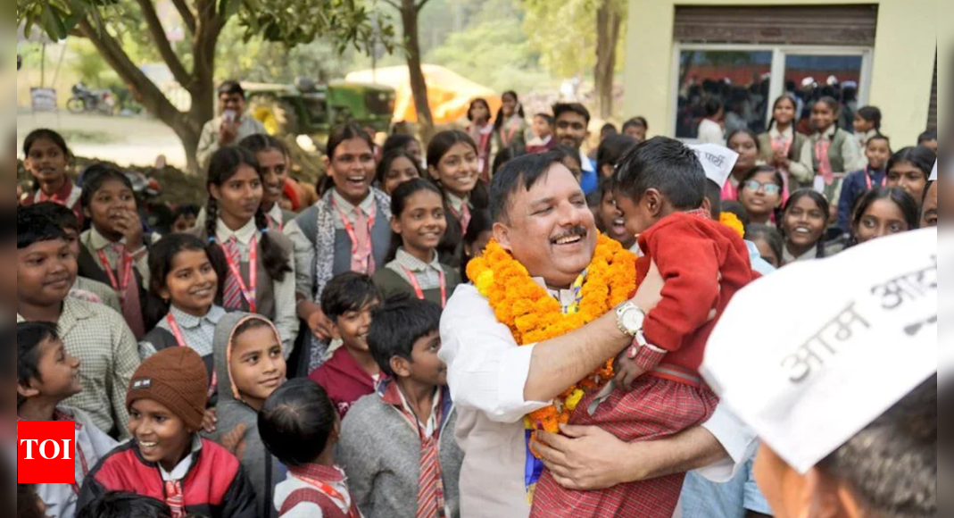 AAP’s ‘Rojgaar Do–Samajik Nyay Do’ padyatra enters Day 4 in UP; Sanjay Singh flags power cuts, healthcare gaps in Sultanpur