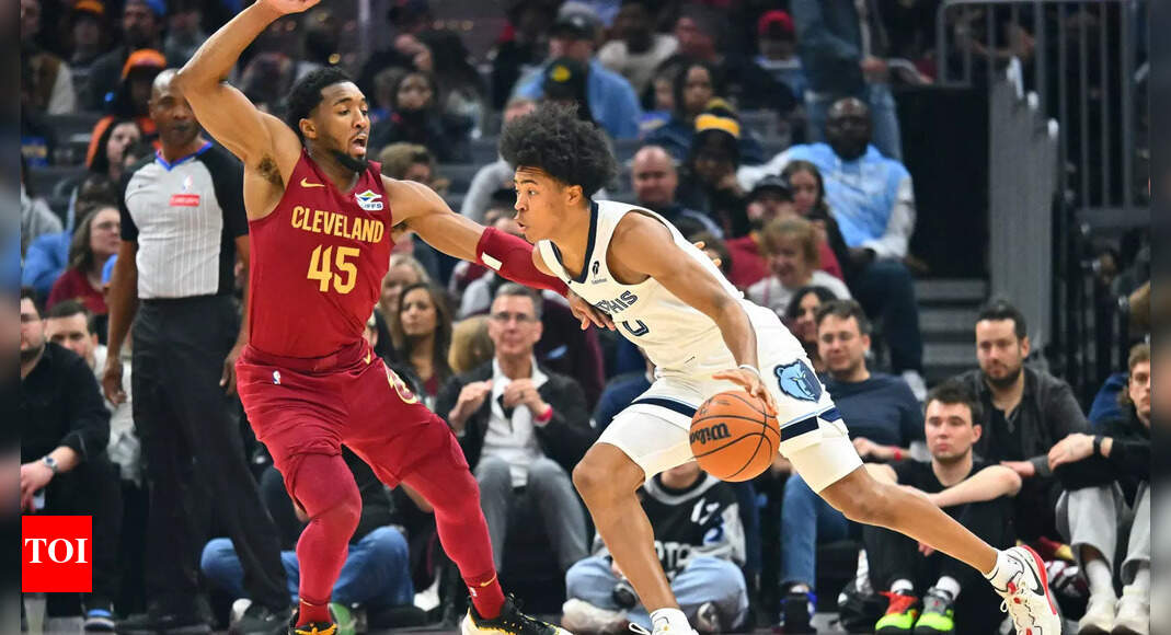 Is Donovan Mitchell playing tonight vs the Memphis Grizzlies? Latest update on the Cleveland Cavaliers star’s injury report (November 15, 2025)