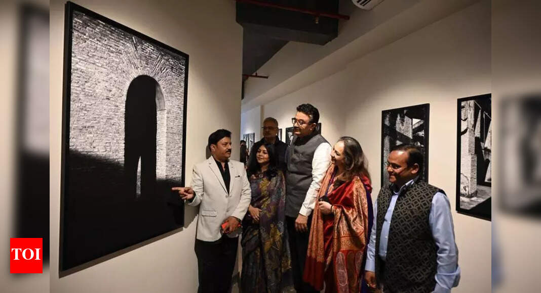 Frozen frames of monumental architecture on display