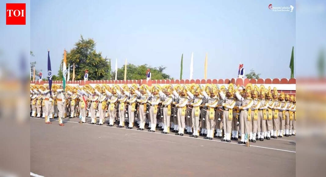 Passing out parade of 1719 CISF constables held at Barwaha | Indore ...