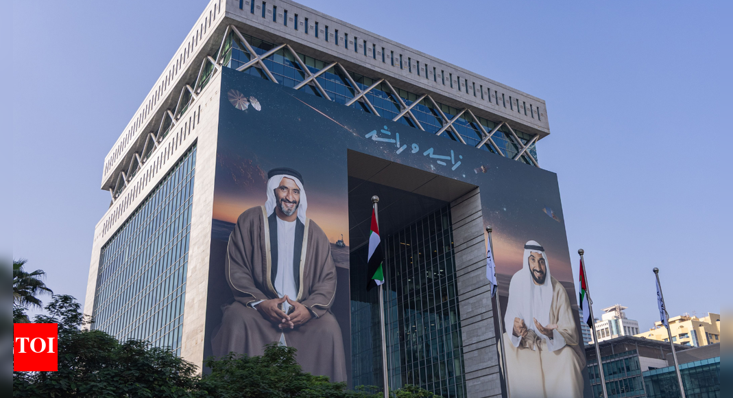 Dubai unveils monumental artwork celebrating UAE’s founding fathers and national progress