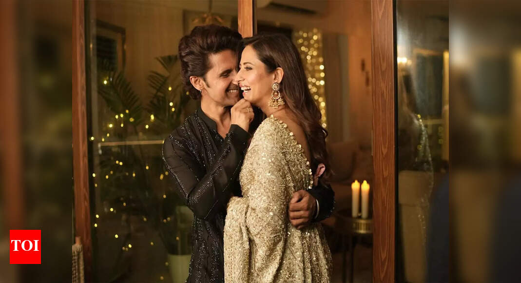 'Ramayana' actor Ravie Dubey and wife Sargun Mehta offer prayers at Ujjain's Mahakaleshwar Temple, attend Bhasma Aarti