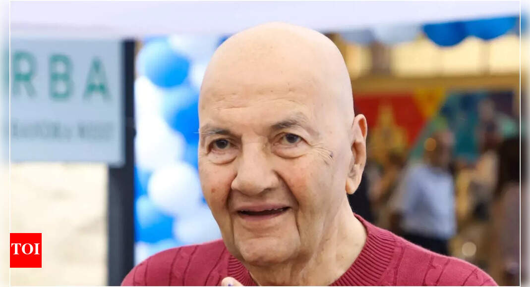 Prem Chopra gets discharged from Hospital