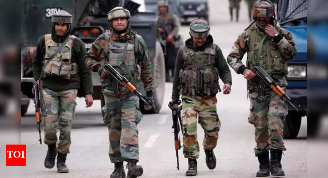 Northern Commander reviews Jammu security: Army strengthens counter-terror grid; stresses vigilance