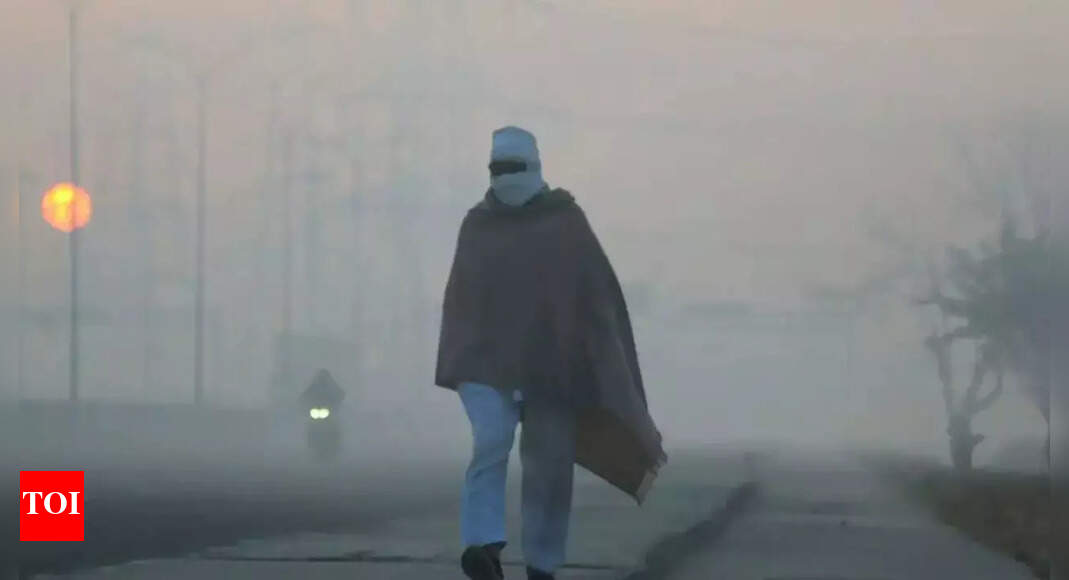 Winter is here: Delhi records coldest night in three years; AQI still ‘very poor’