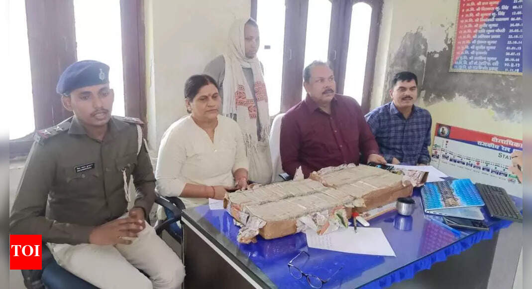 GRP seizes Rs70 lakh in cash on Duronto Express, detains 1