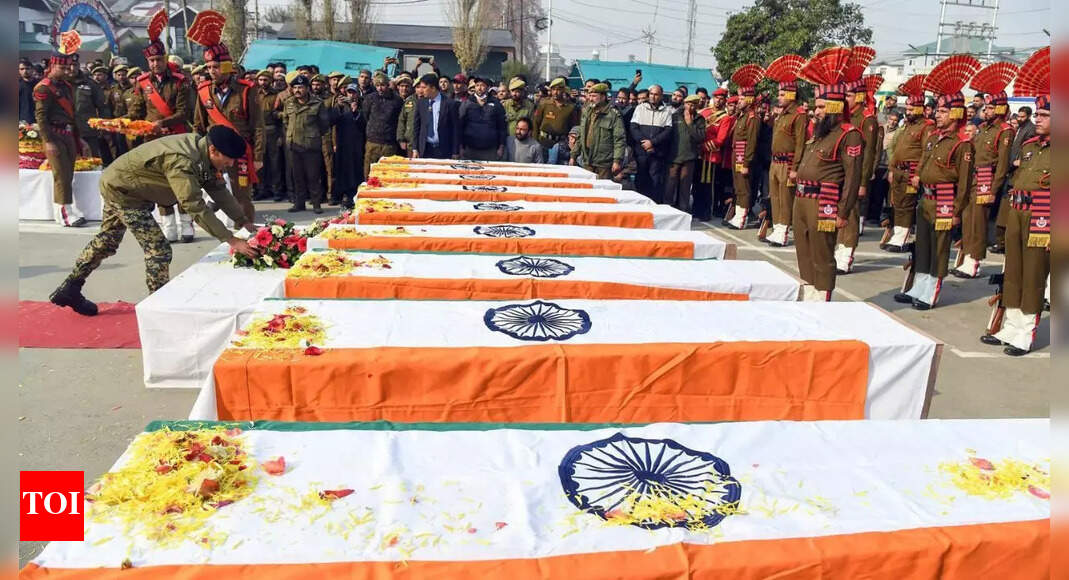 <div>J&K: Police station blast killed educated, young Kashmiris building careers that beat stereotypes</div>