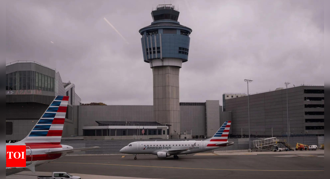 US travel update: FAA lifts flight restrictions after government shutdown ends; major airports return to normal Monday