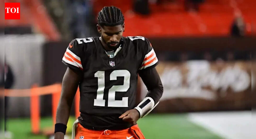 Shedeur Sanders sat alone after rough debut and viral six-word ...