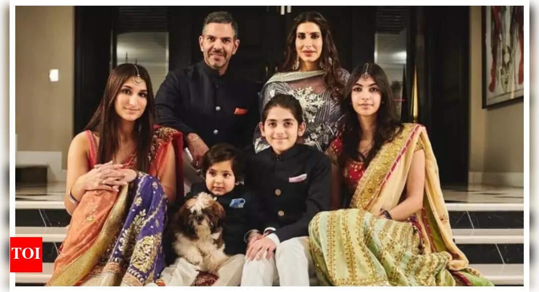 <div>HC asks Priya to respond to Karisma's kids' plea</div>